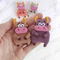 66 Crochet Pattern By Lily - moi prelesti - Liliya Sharipova -bull brooch
