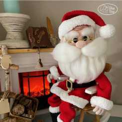 66 SANTA CLAUS WITH BOOK