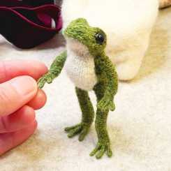 FROG Pattern by Claire Garland 棒针
