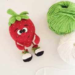 KBloveknitting - Ekaterina Borisova   - Little Strawberry