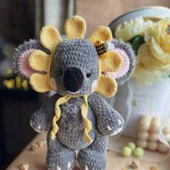 Lullaby Knitting - Svitlana Kuzyk - Flora the Koala
