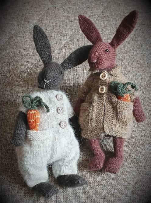 Vintage Rabbit by Anna Batina  棒针兔子
