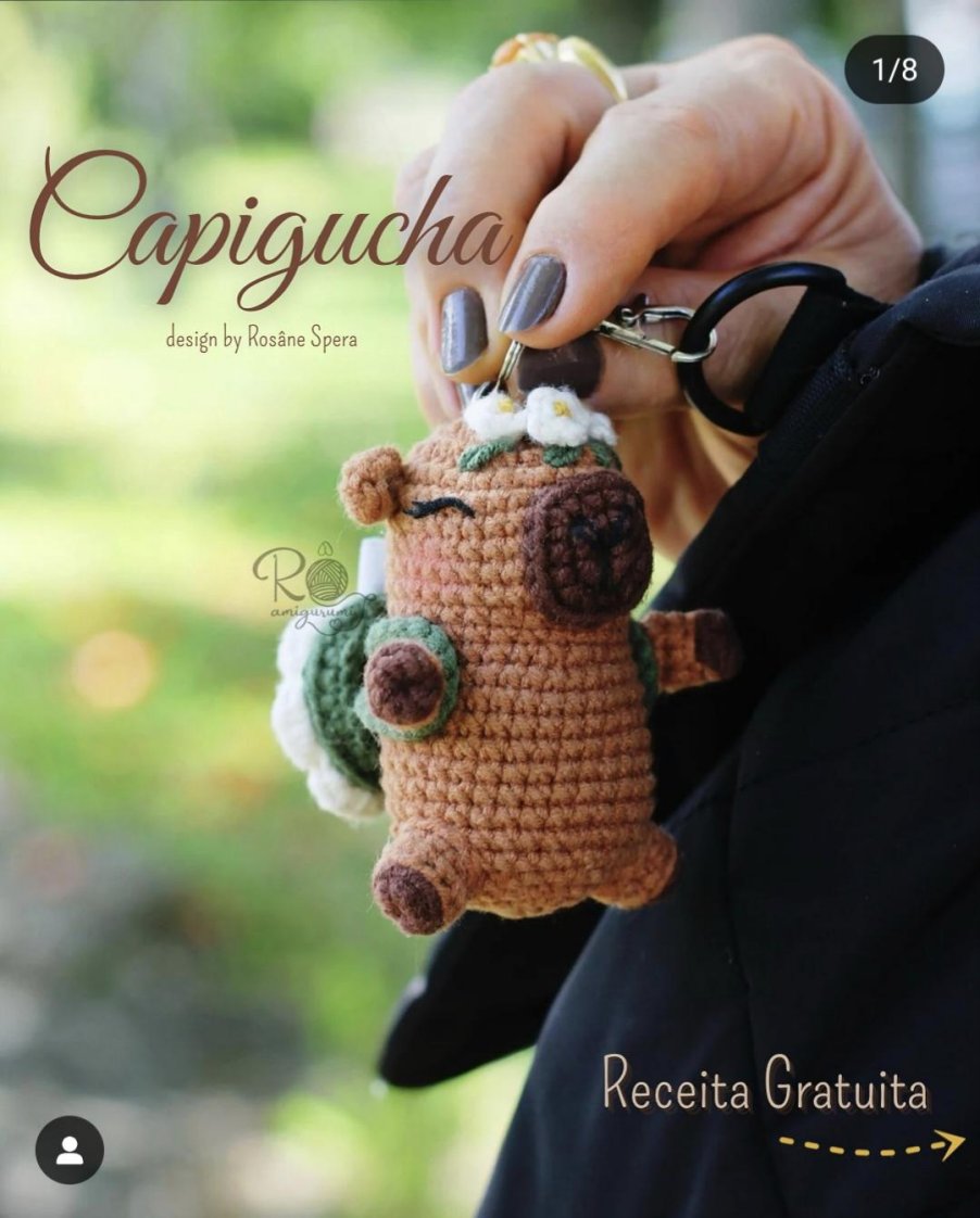 Ro Migurumi - Rosane Spera - Capigucha keychain - Portuguese